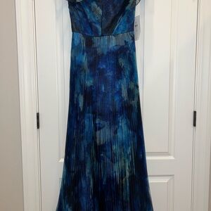 Elegant Blue Evening Gown